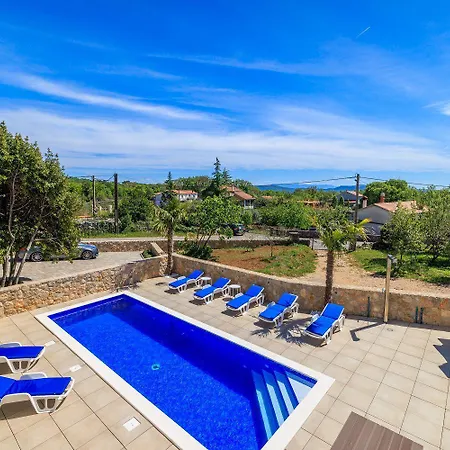 Mit Pool, Balkon Unweit Von Heilschlamm Bucht Kras