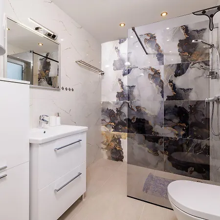 Appartement Mit Pool, Balkon Unweit Von Heilschlamm Bucht