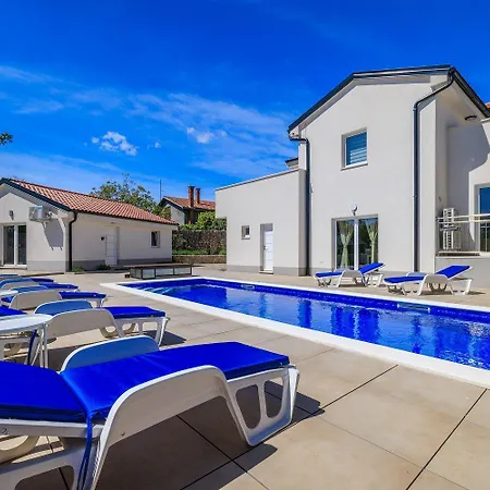 Mit Pool, Balkon Unweit Von Heilschlamm Bucht * Kras