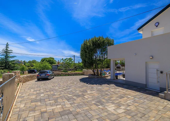 Mit Pool, Balkon Unweit Von Heilschlamm Bucht * Kras