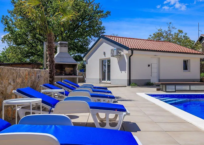 Mit Pool, Balkon Unweit Von Heilschlamm Bucht Kras