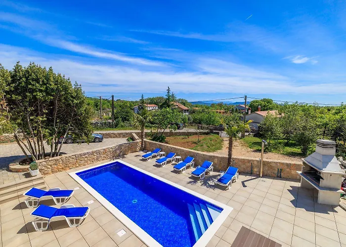 Mit Pool, Balkon Unweit Von Heilschlamm Bucht Kras