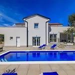 Apartament Mit Pool, Balkon Unweit Von Heilschlamm Bucht Kras